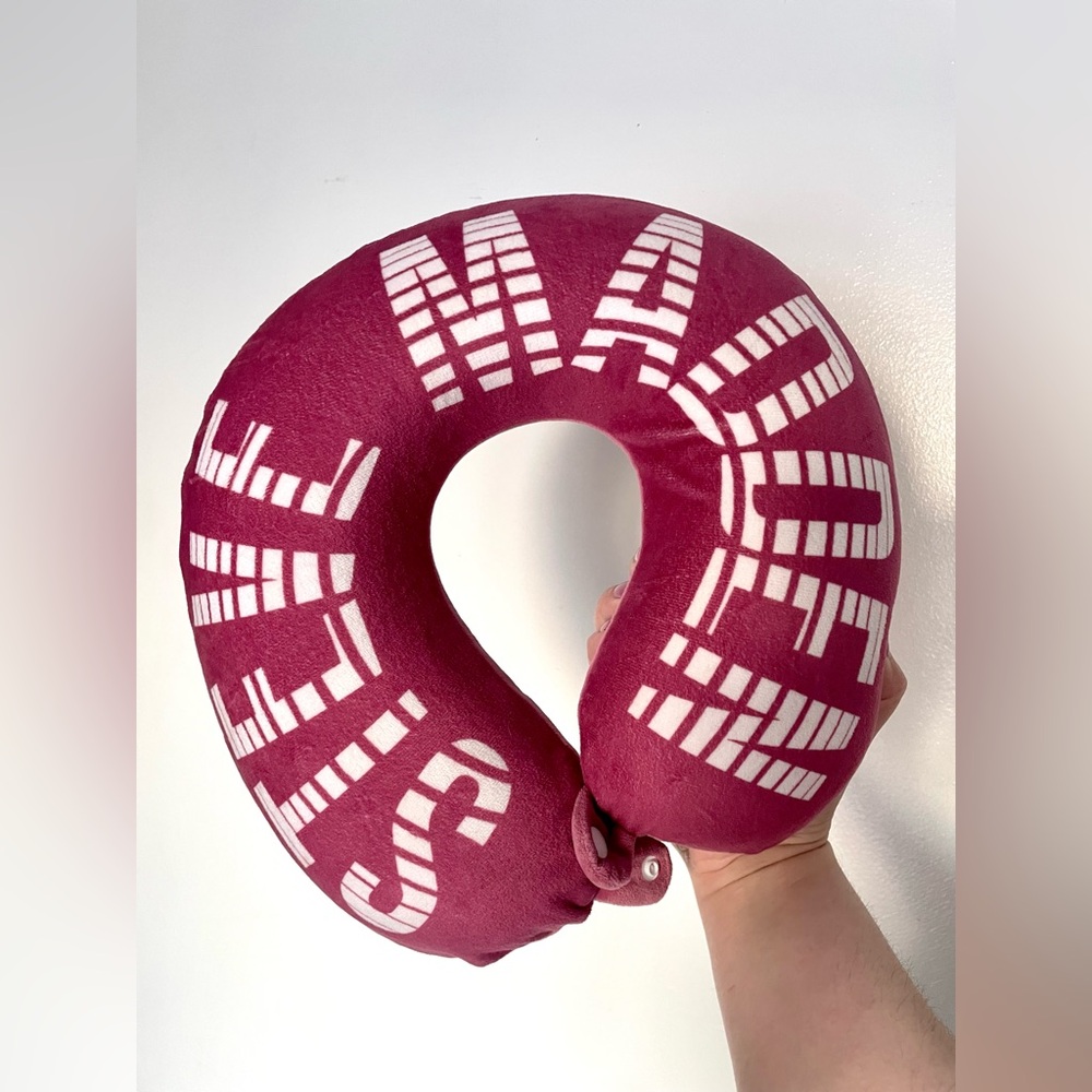 Steve Madden neck support airplane travel pillow